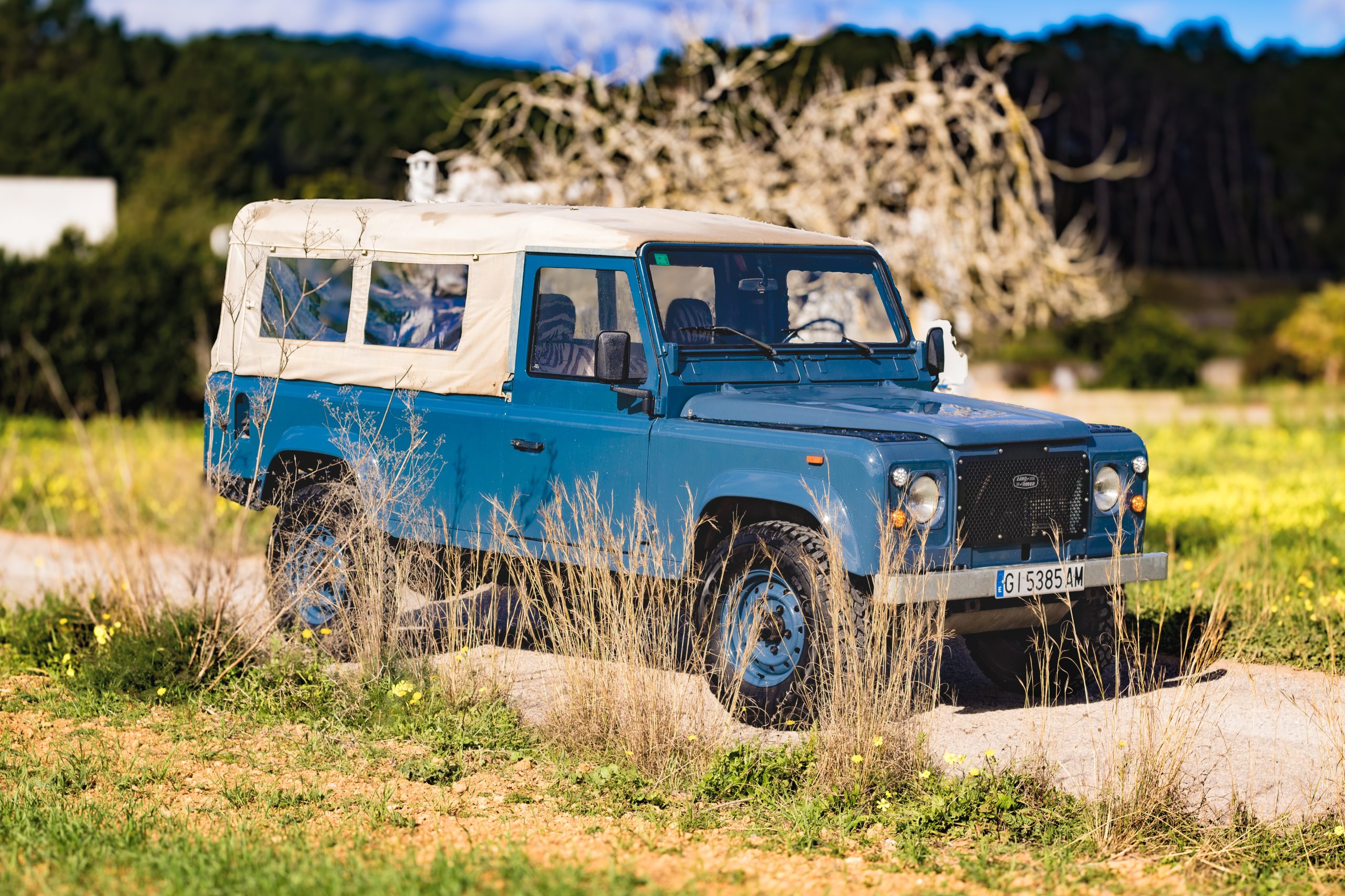 Custom Defender 110 build with classic Land Rover craftsmanship